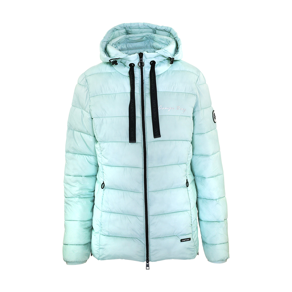Weibliches Model mit CAMPS BAY Steppjacke in Harbour Grey