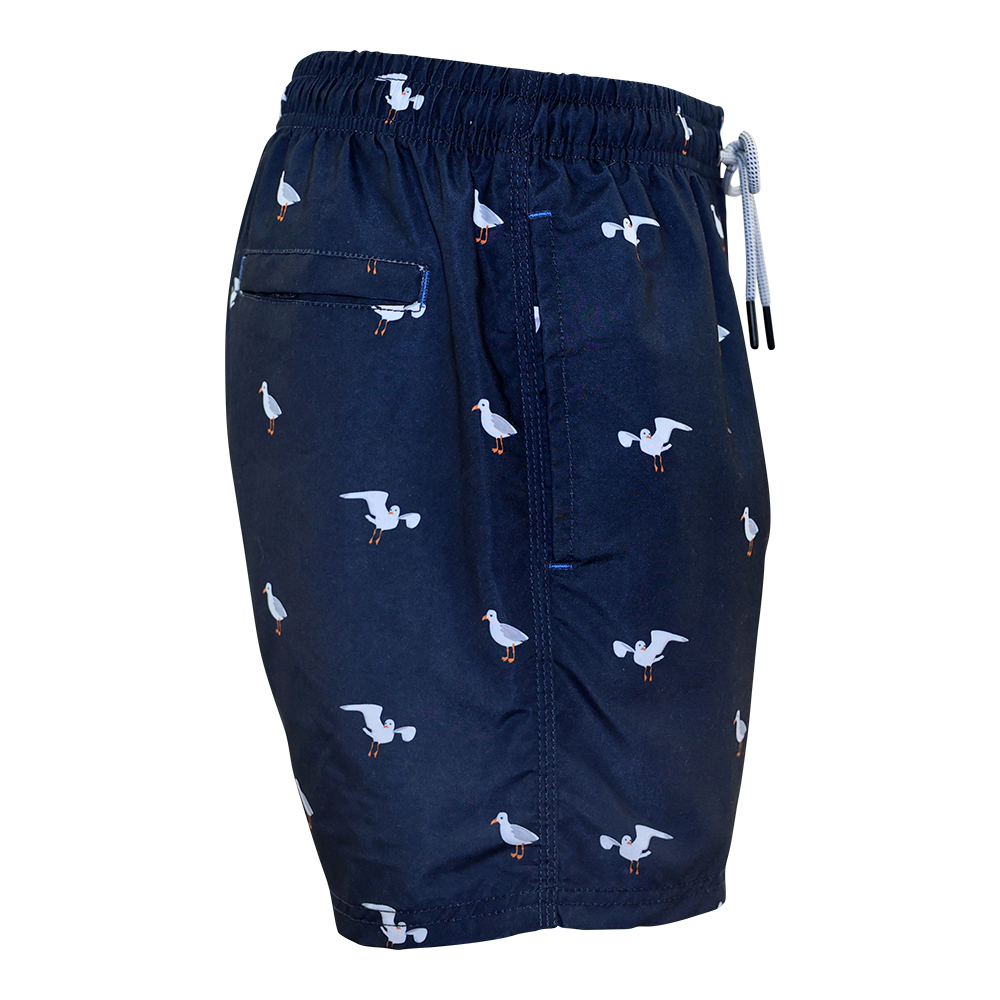 Männliches Model mit CAMPS BAY Badeshorts in Bird