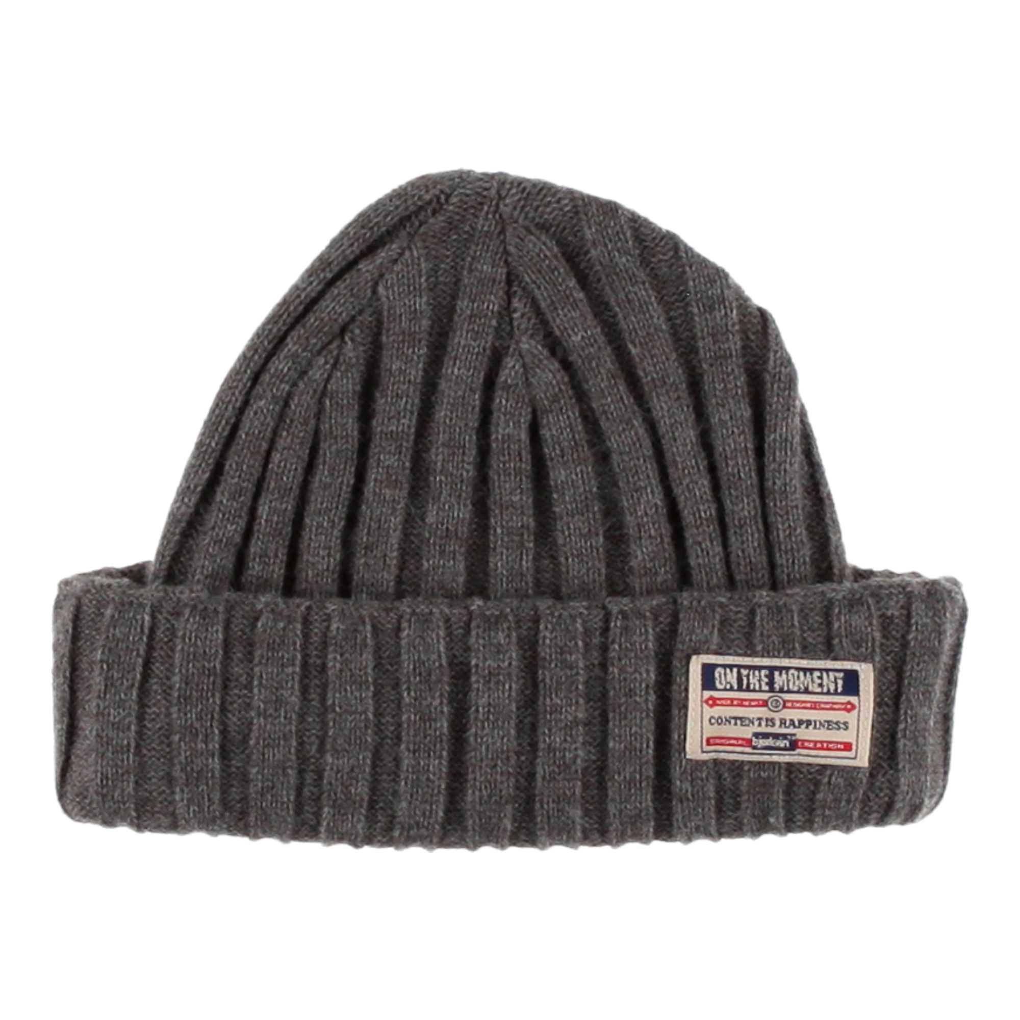 Männliches Model mit Björkvin Mütze 